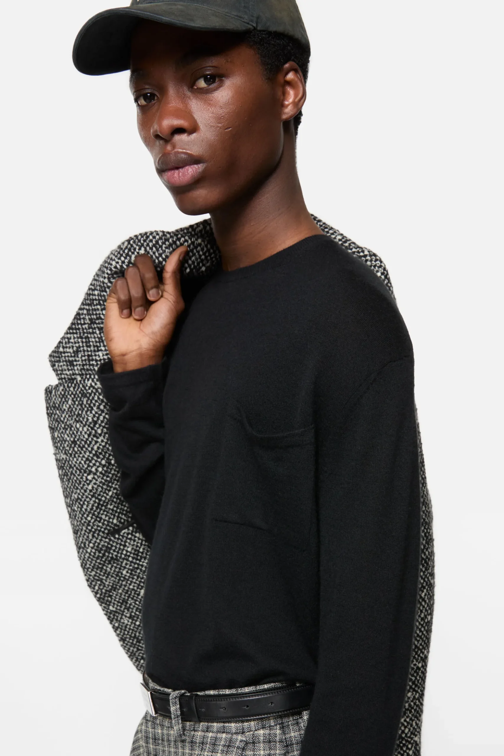 Cashmere sweater with pocket