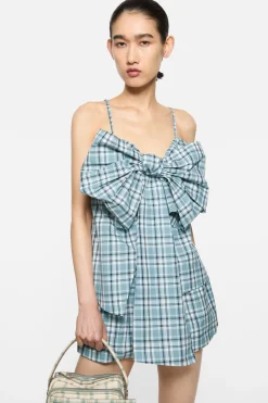 Check top with bow