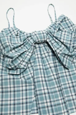 Check top with bow