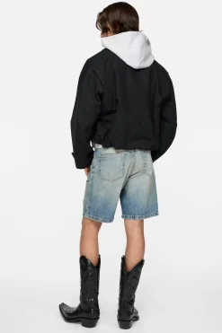 Denim shorts with belt
