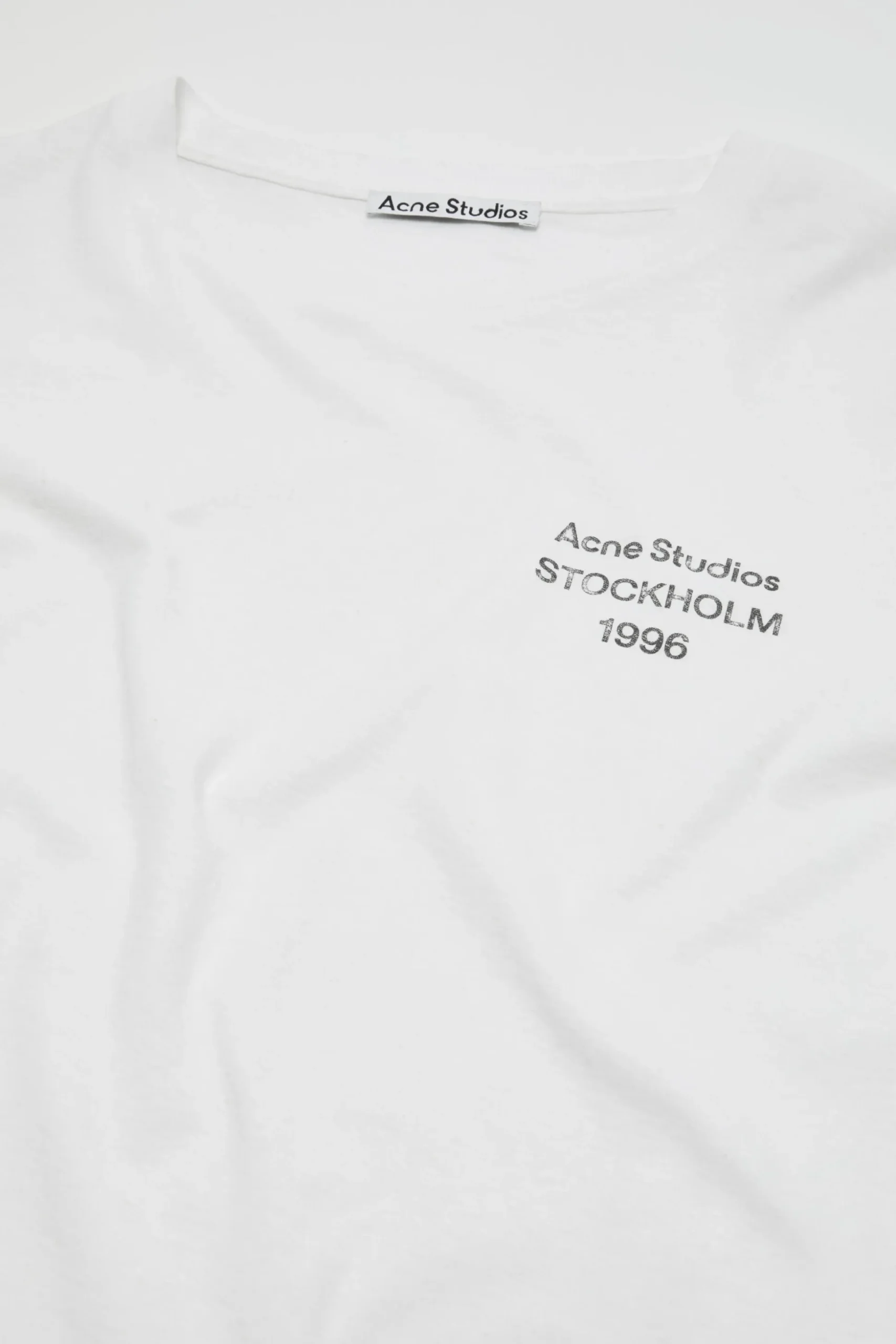 Distressed logo t-shirt