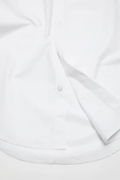 Fitted button-up shirt
