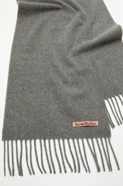 Fringe wool scarf - skinny