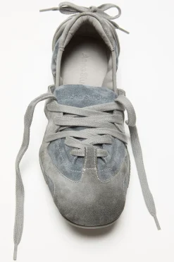 Lace-up suede shoes