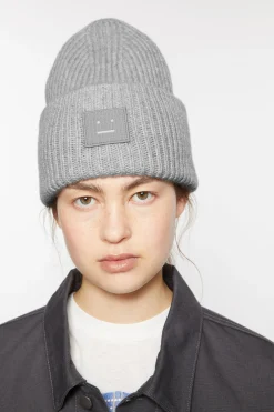 Large face logo beanie