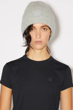 Large face logo beanie