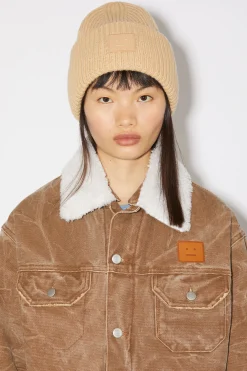 Large face logo beanie