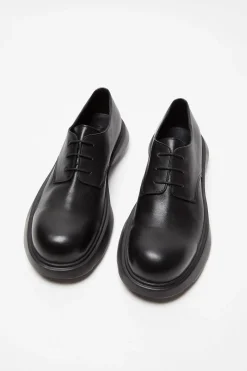 Leather lace-up shoes