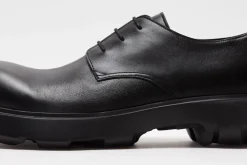 Leather lace-up shoes