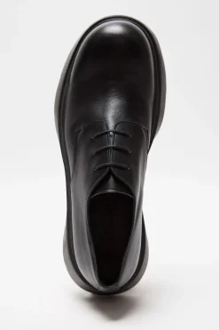 Leather lace-up shoes