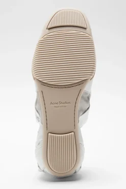 Leather lace-up shoes