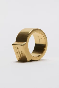 Logo engraved signet ring