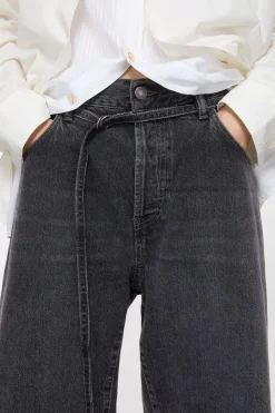 Loose fit denim shorts
