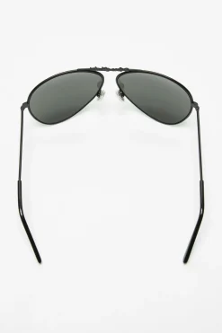 Metal aviator sunglasses