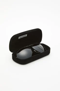 Metal aviator sunglasses