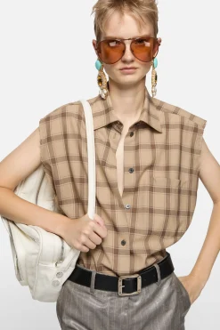 Metal aviator sunglasses