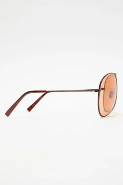 Metal aviator sunglasses