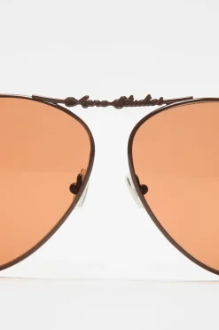 Metal aviator sunglasses