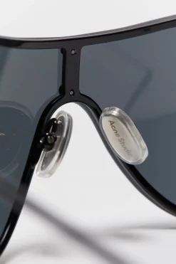 Metal frame sunglasses