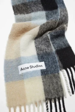 Mohair checked scarf