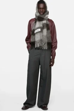 Mohair checked scarf