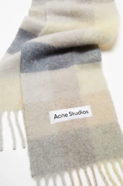Mohair checked scarf