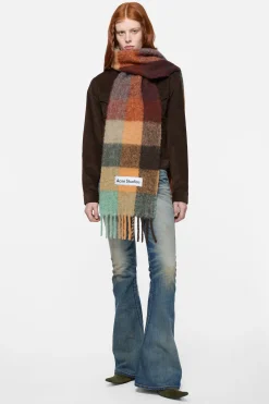 Mohair checked scarf