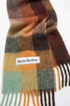 Mohair checked scarf