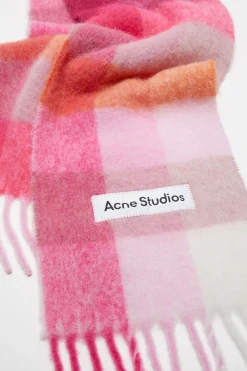 Mohair checked scarf