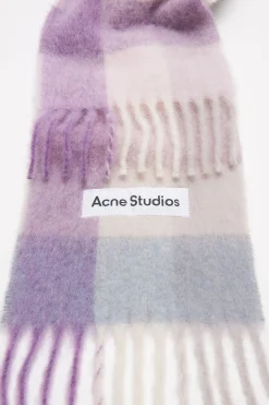 Mohair checked scarf