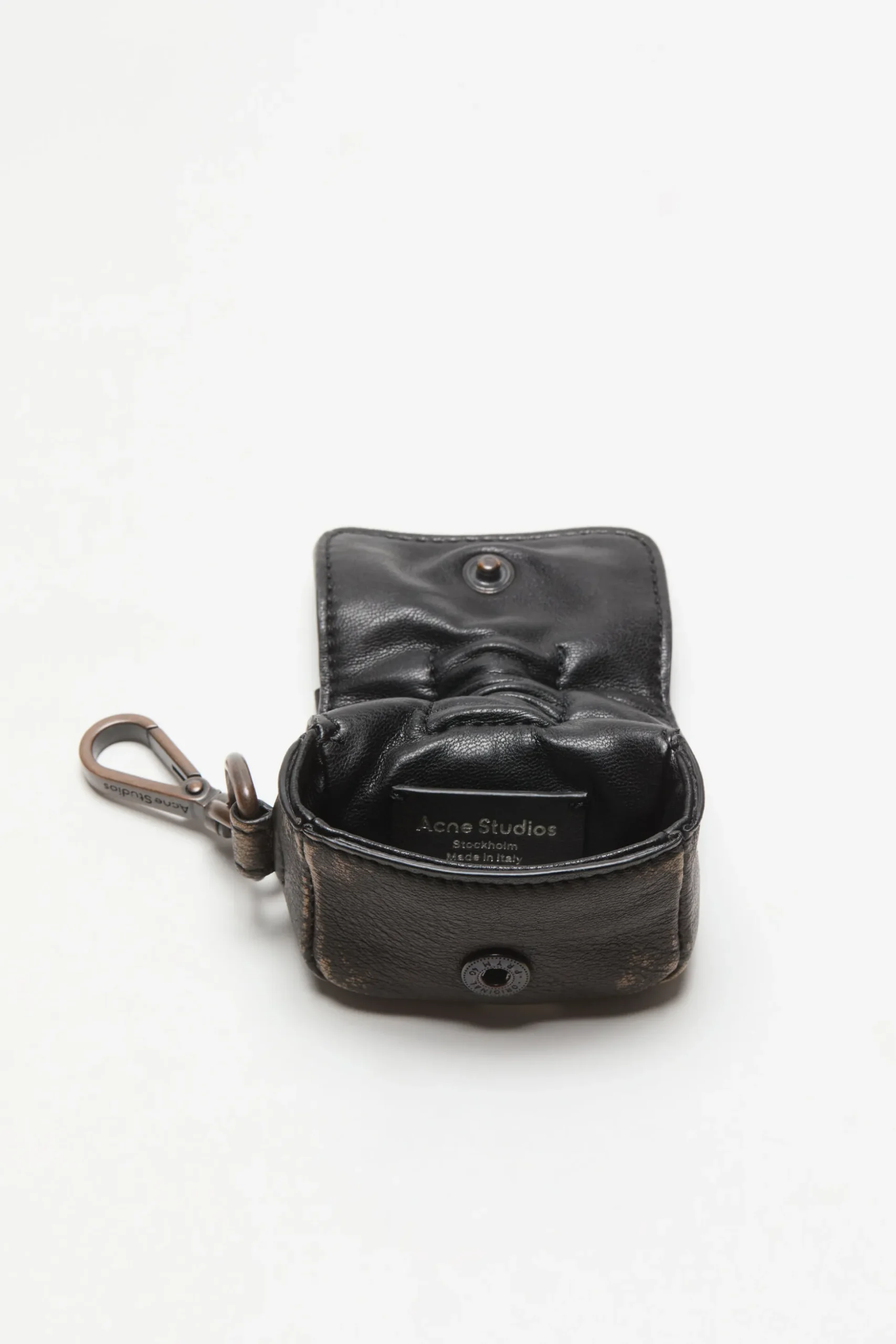 Multipocket headphones case