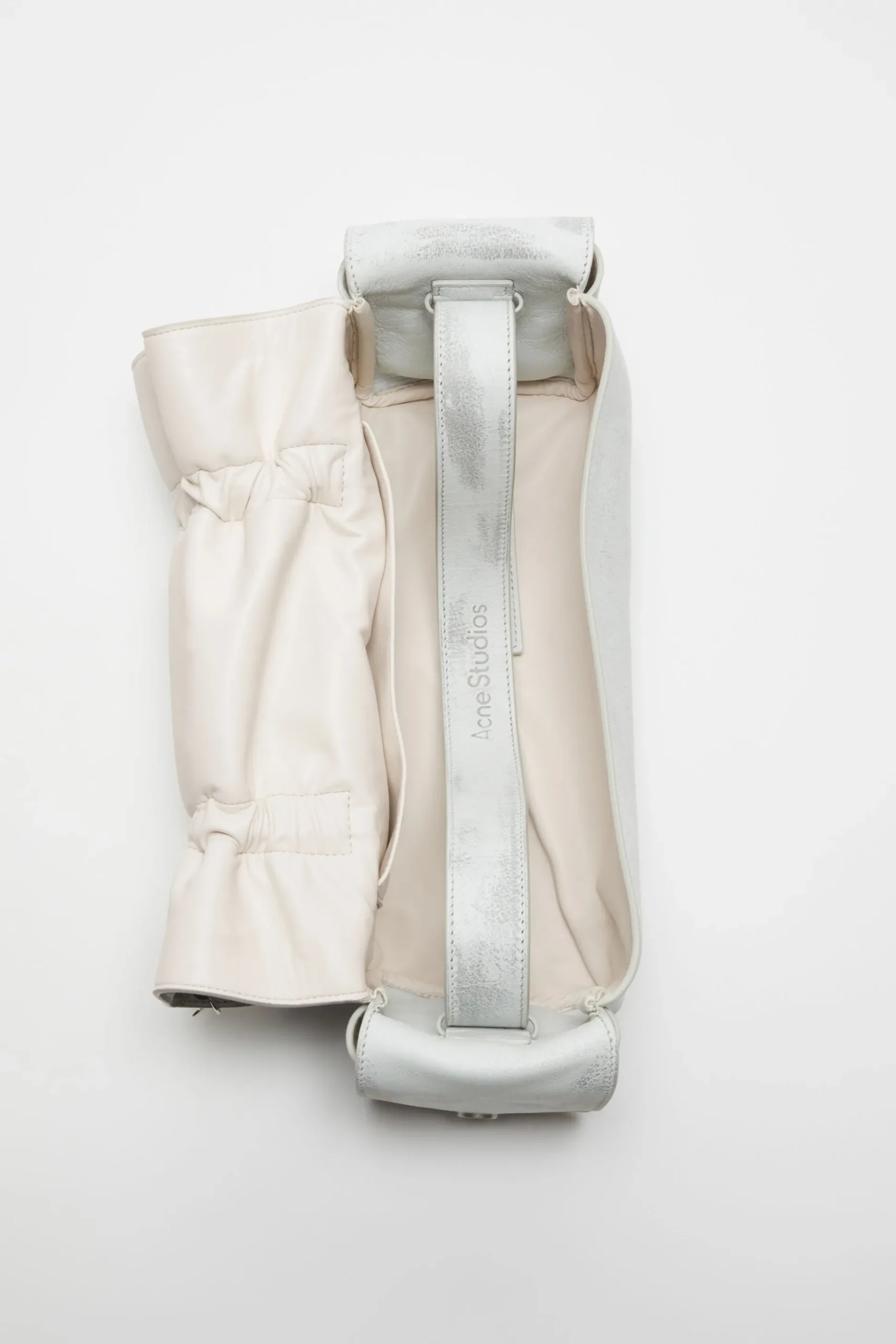 Multipocket shoulder bag