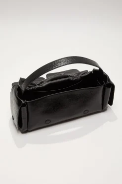 Multipocket shoulder bag