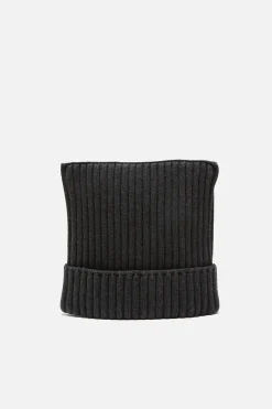 Ribbed square beanie