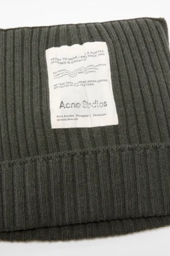 Ribbed square beanie