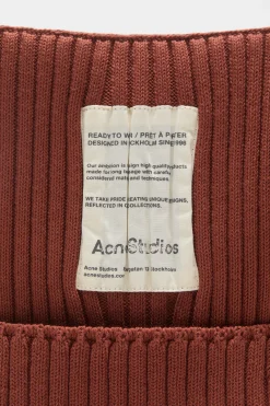 Ribbed square beanie