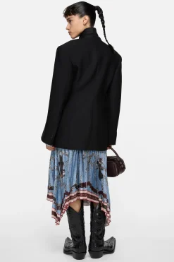 Single-breasted suit jacket