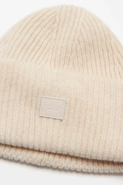 Small face logo beanie