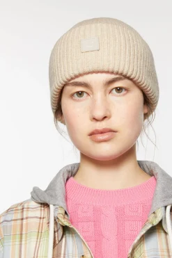 Small face logo beanie