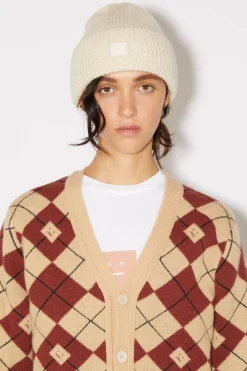 Small face logo beanie