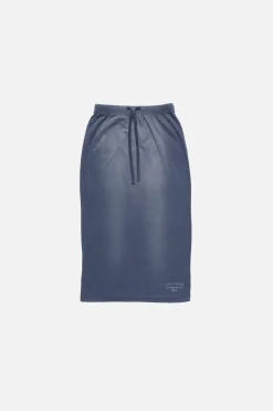 Sprayed logo skirt
