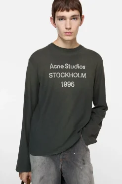 Sprayed 1996 logo t-shirt