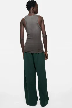 Sprayed tank top
