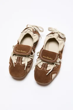 Suede lace-up shoes