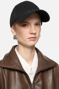 Twill logo cap