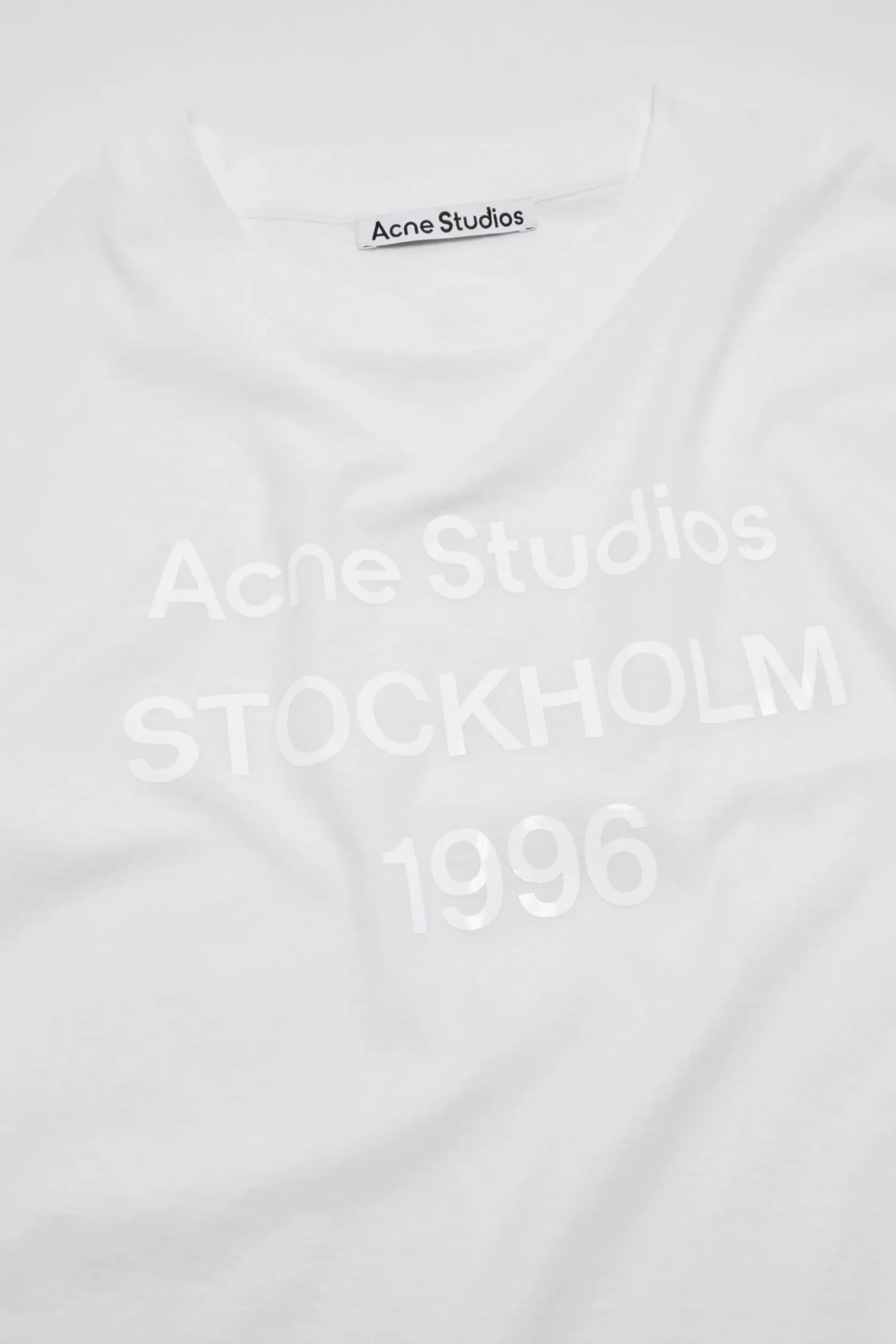 White 1996 logo t-shirt