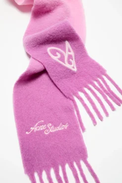 Wool scarf with logo